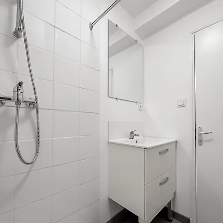 Carlappartement Elegance Et Confort Avec Wi-fi & Parking Ii